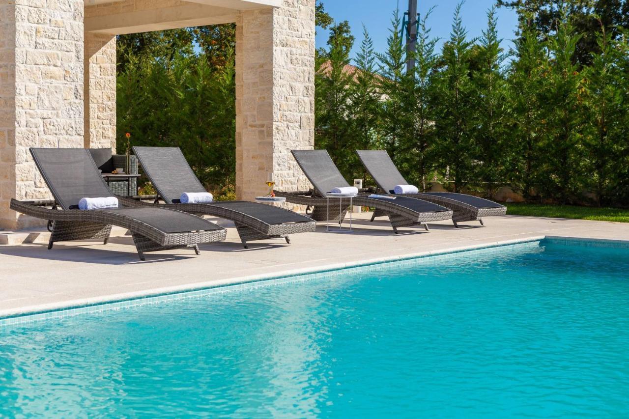 Villa Divine By Ilc Brtonigla Exterior photo
