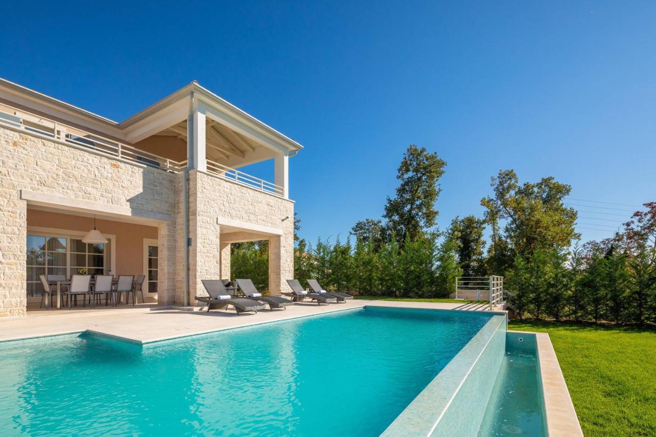 Villa Divine By Ilc Brtonigla Exterior photo