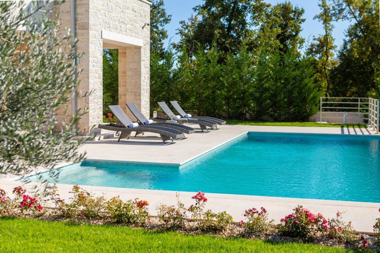 Villa Divine By Ilc Brtonigla Exterior photo